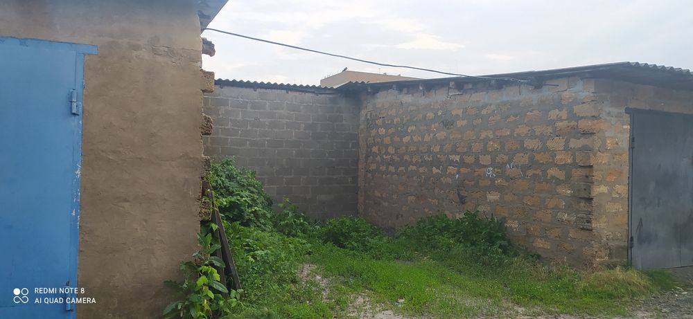 недобудований гараж