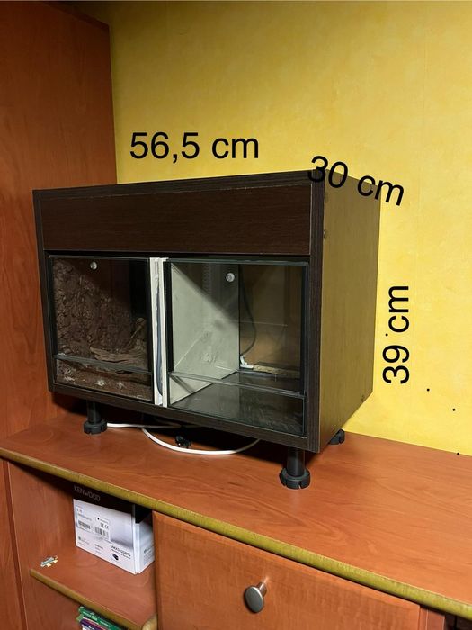 Terrarium dwukomorowe, podświetlane i podgrzewane