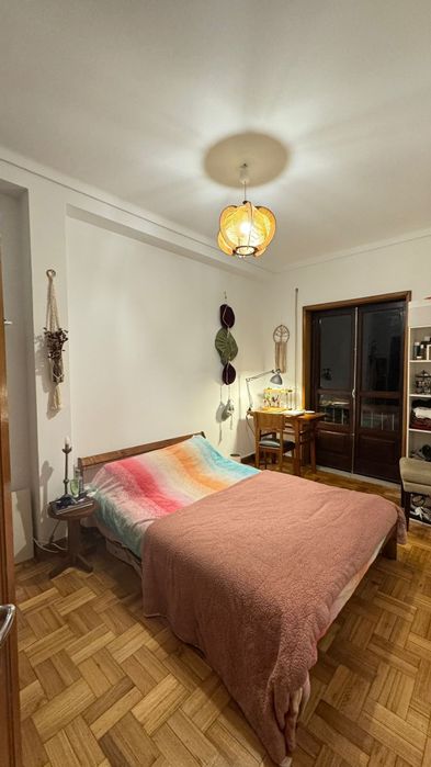 Quarto em  T2 de charme, localizado no Bonfim.