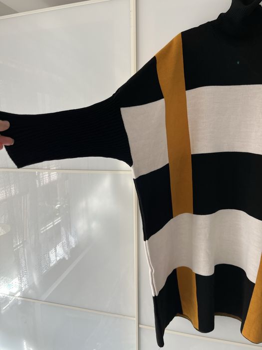 Piękny sweterek uniwersalny