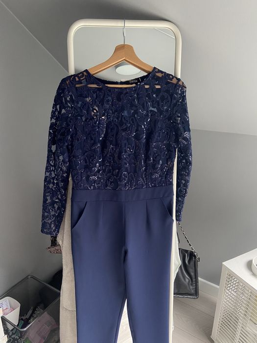 Kombinezon granatowy cekiny M nowy