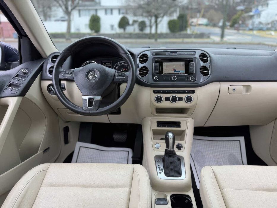 Volkswagen Tiguan 2.0 TSI      2015