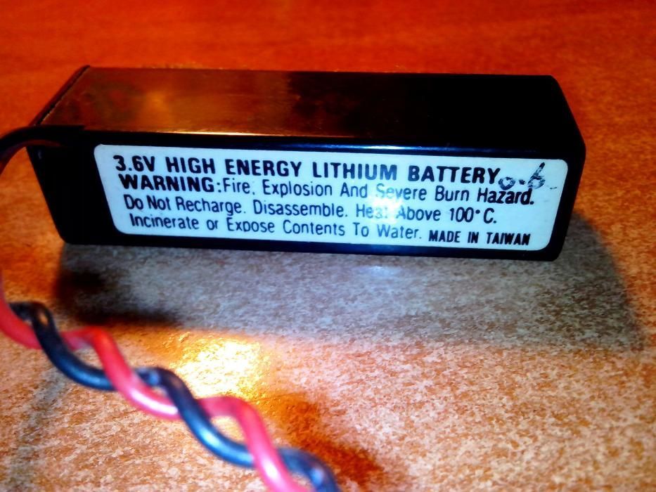 Батарея литиевая для компьютера. Начало 1990-х. В коллекцию.