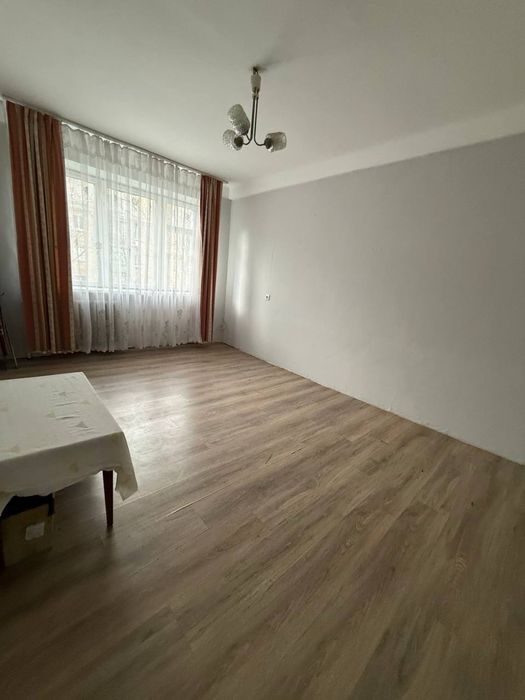 Продам 3-кімнатну квартиру вул. Пріорська ,3- корпус 2