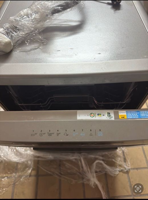 Máquina lavar louça Indesit