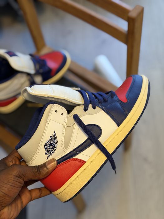 Jordan mid 1 a venda
