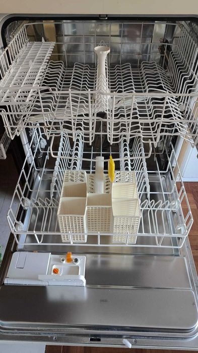 Máquina Bauknecht a funcionar perfeitamente