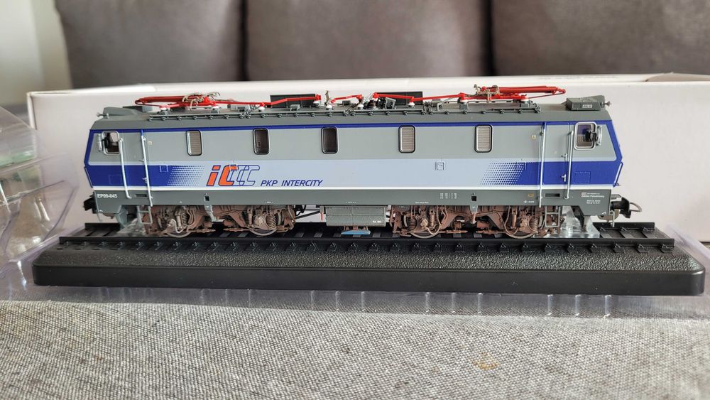 EP 09 045 PIKO h0