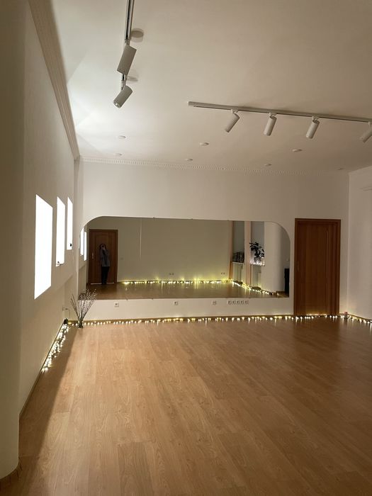 3 хв від метро Оренда світла студія зал погодинно центр йога танці