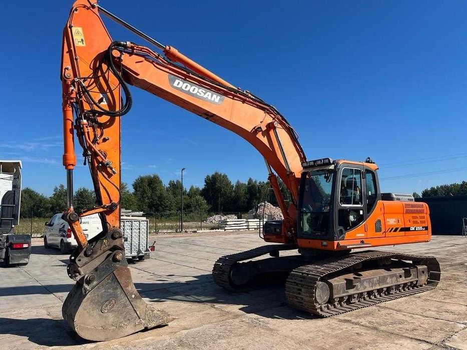 Wypożyczalnia Koparka gąsiennicowa Doosan DX 255 LC-3  wynajem koparki