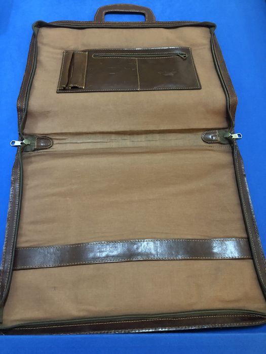 Mala em pele em bom estado  ou porta talblet