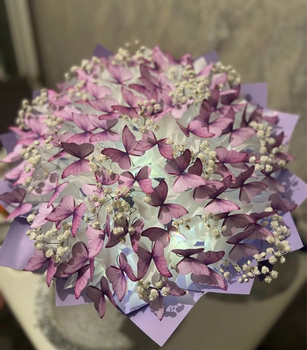 Букет с бабочек сердечек