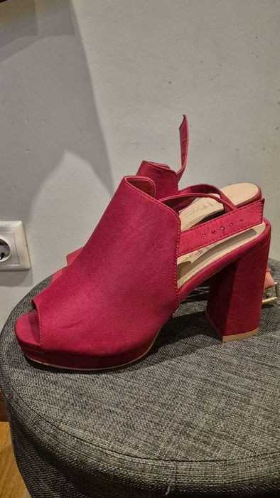 Sandálias Peep Toe Vibrantes