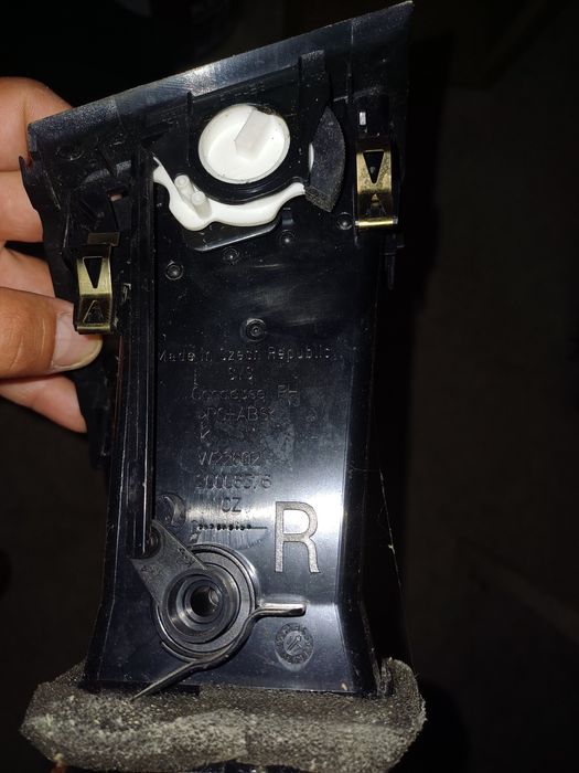 Вентиляційні решітки бокові на SKODA FABIA III