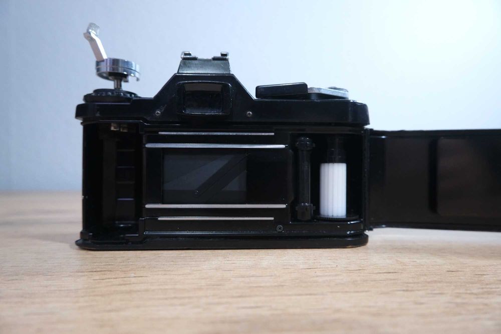 Pentax MV Sunagor Auto Zoom 80-200mm f/4.5-5.5, aparat analogowy