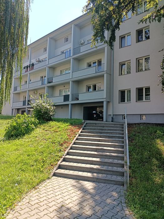 Sprzedam kawalerkę/balkon Loggia/ do remontu