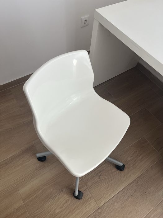 Secretaria malm + cadeira