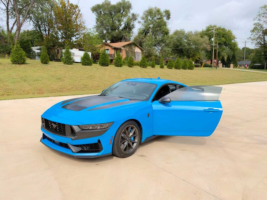 Ford Mustang      2024