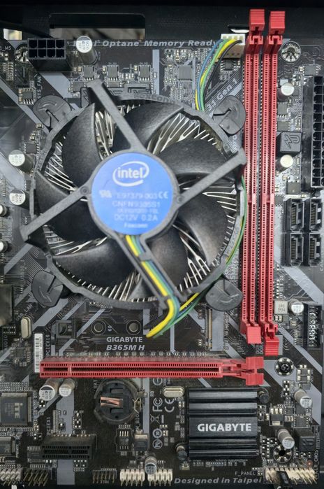 Motherboard Gigabyte B365M + Intel Core i5-9400F