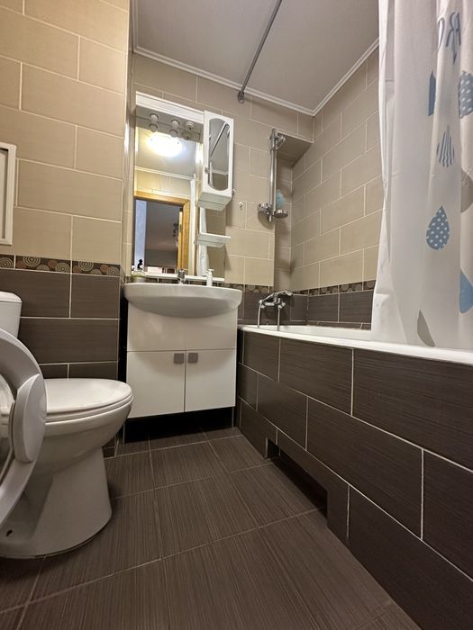 ВОКЗАЛ 2 хвилини пішки! низький поверх. 2-во кімнатна квартира