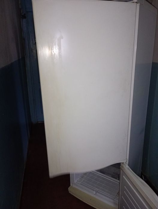 Холодильник Атлант.Місто Дніпро.