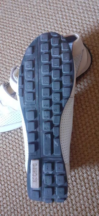 Sapatos / Tenis Moschino