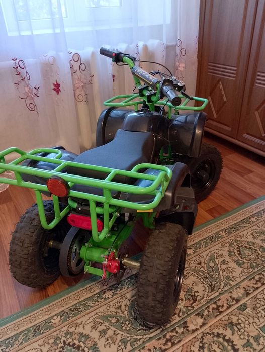 Дитячий квадроцикл