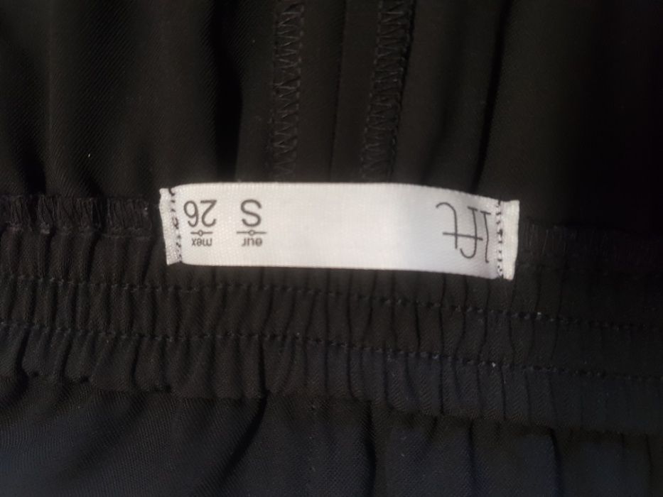 Calças Pretas Tipo Pantalon Tam S (Acetinadas c/ Laço)
