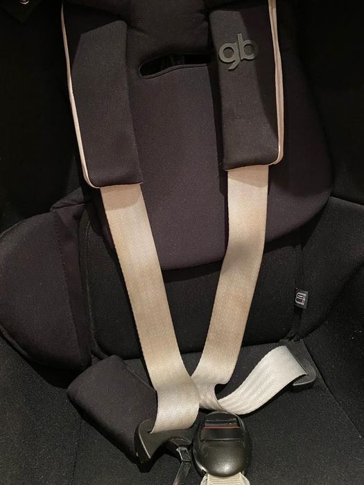 GB Cadeira Auto I-size Vaya 0+/1  Black + oferta de berço de viagem