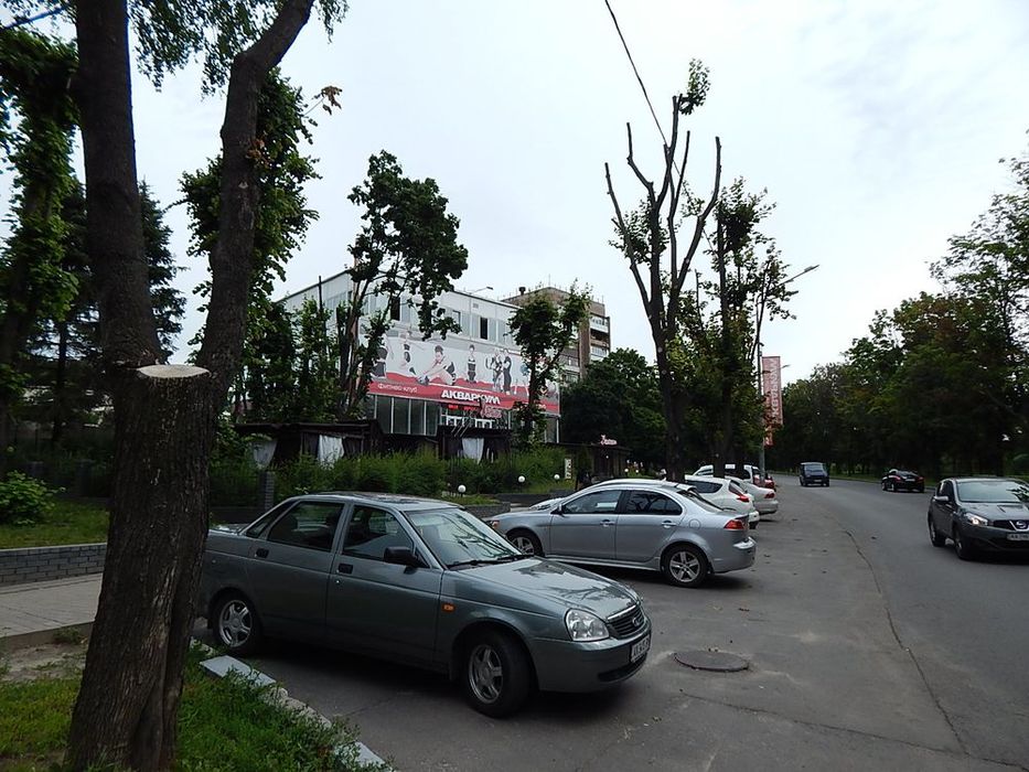 Продам здание в Харькове на Павловом Поле.