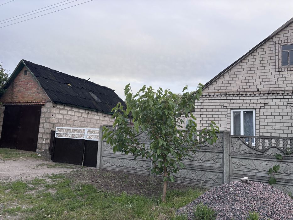 Продається великий будинок в Аулах