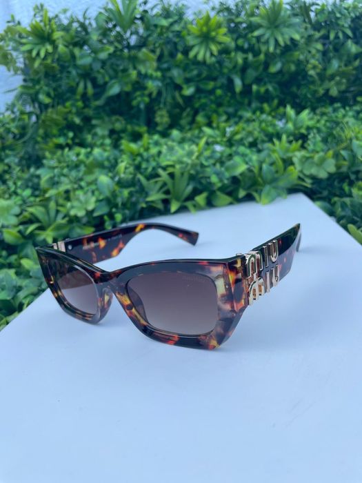 Oculos de sol novos