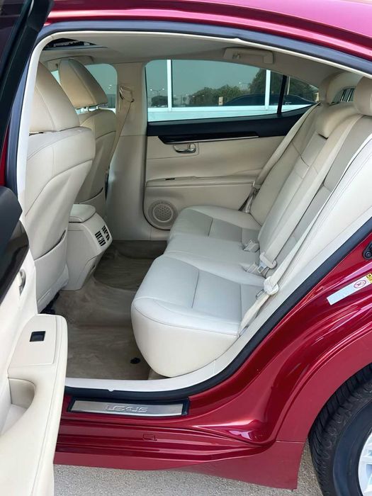 Lexus ES 350      2015