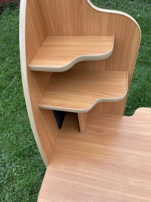 Компютерний стіл