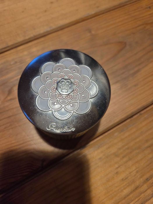 Puderniczka guerlain meteorites + kulki