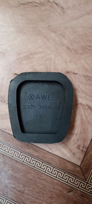 Трос педали газа, шланг раб.цилиндра сцепления, накладка на педаль