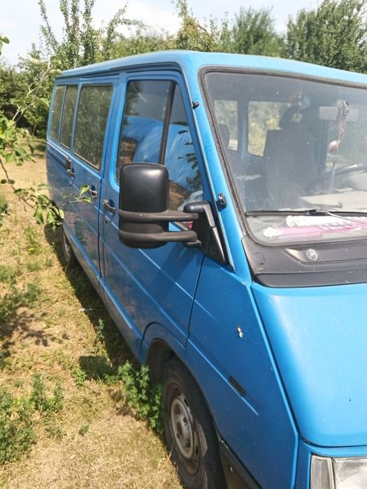 Продам буса Рено трафік