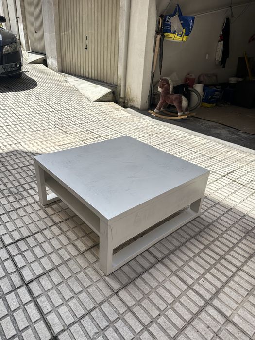 Mesa de centro em microcimento