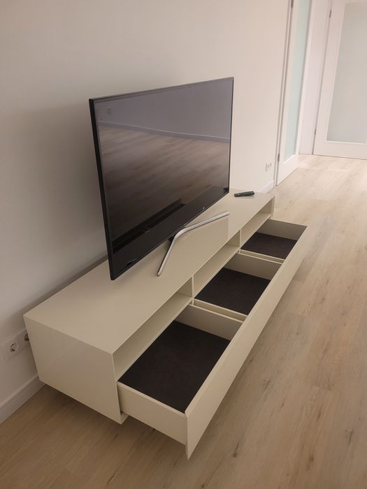 Móvel TV 1,80 x 0,45 (Ótimo Estado)