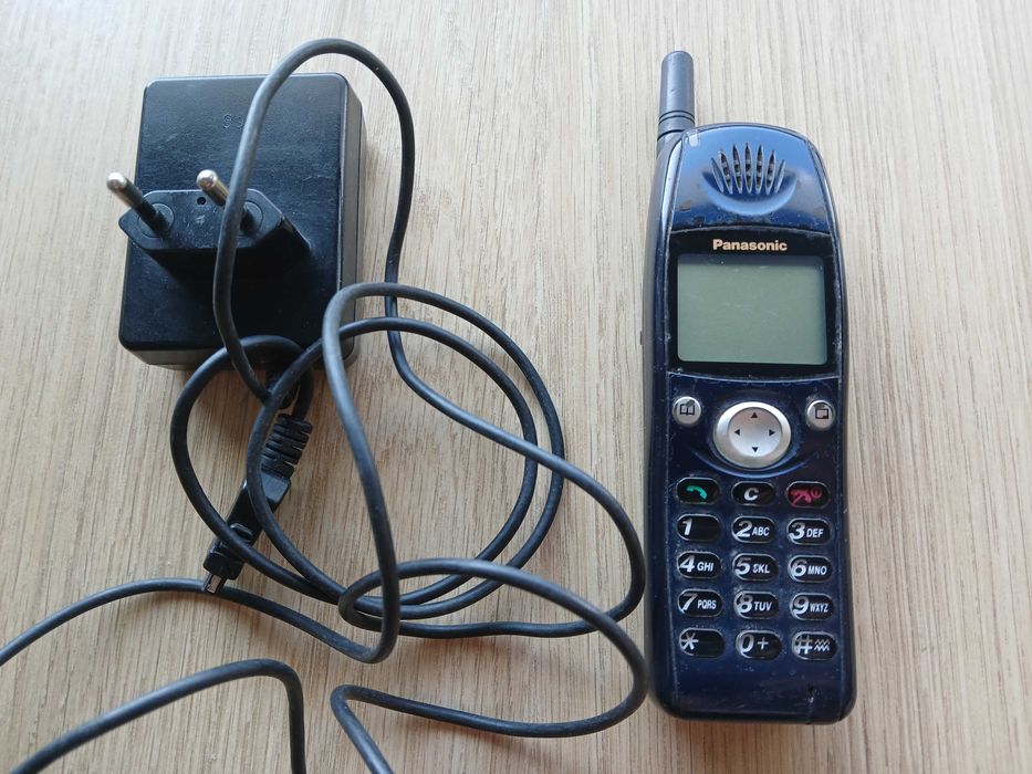 Telefon Panasonic EB-GD50 z ładowarką
