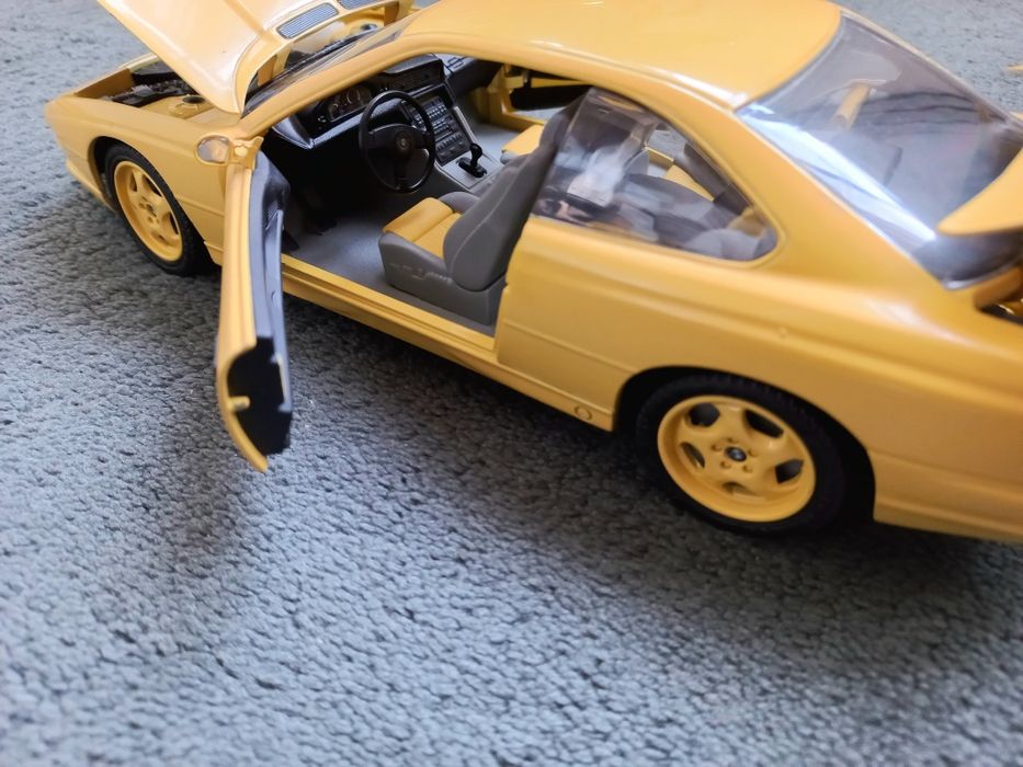 BMW 850 CSi Coupé Jaune – Revell 1/18 – Miniature De Collection (sans Boîte)
