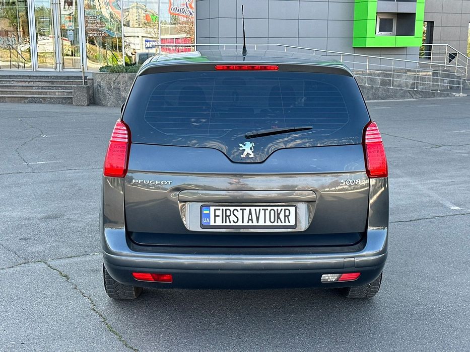 PEUGEOT 5008 з пробігом