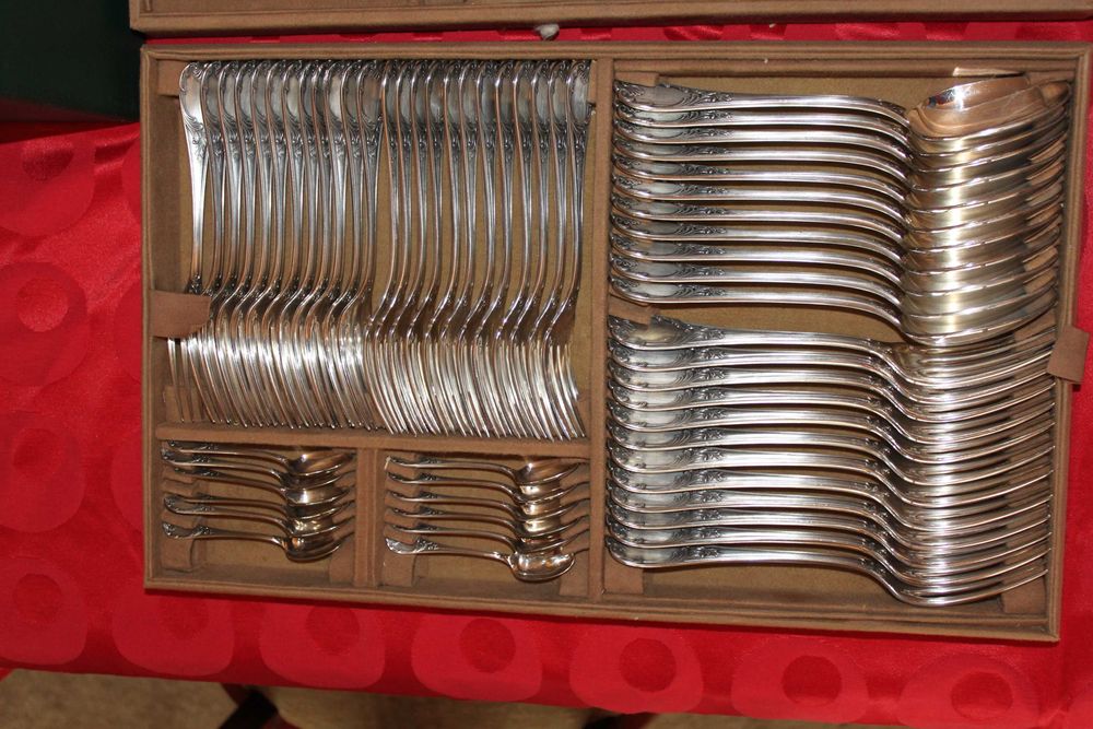 Faqueiro Christofle Marly de 156 peças em prata de lei francesa