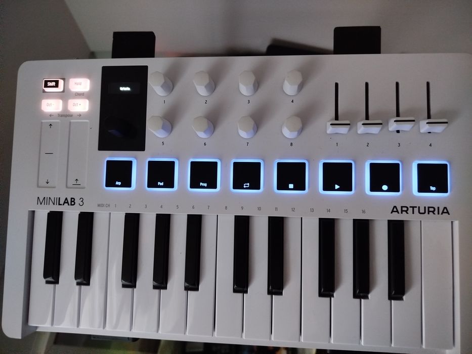 Arturia Minilab 3 MIDI controller