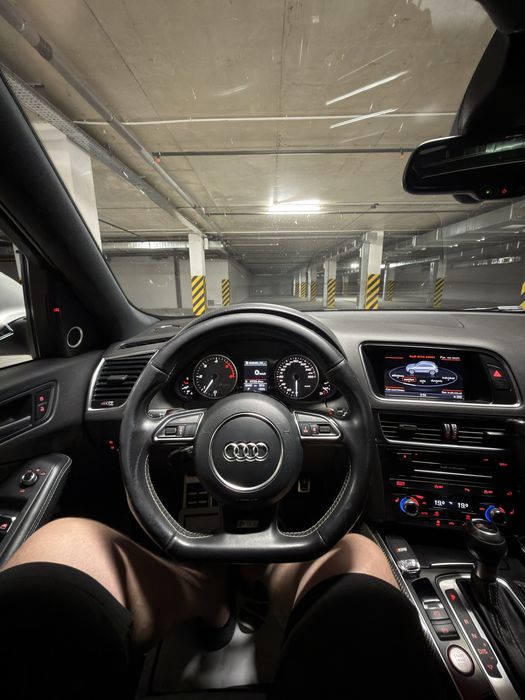 Audi SQ5  Продам