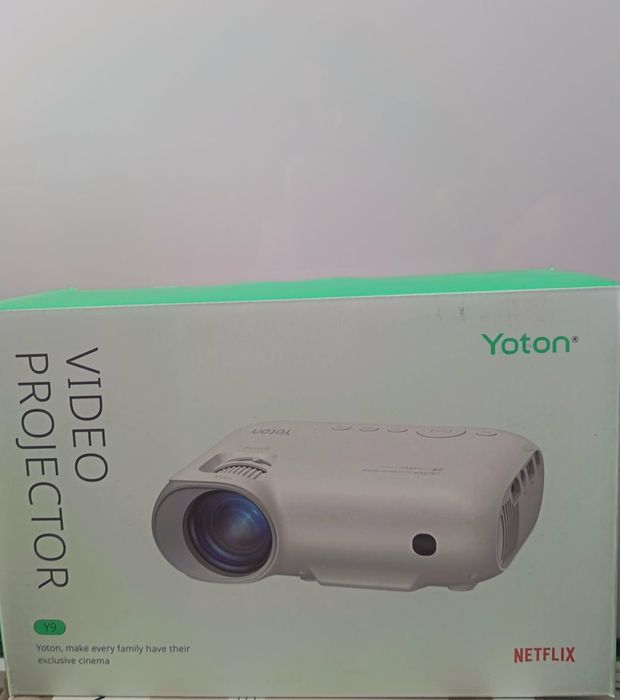 Przenośny projektor Yoton Y9