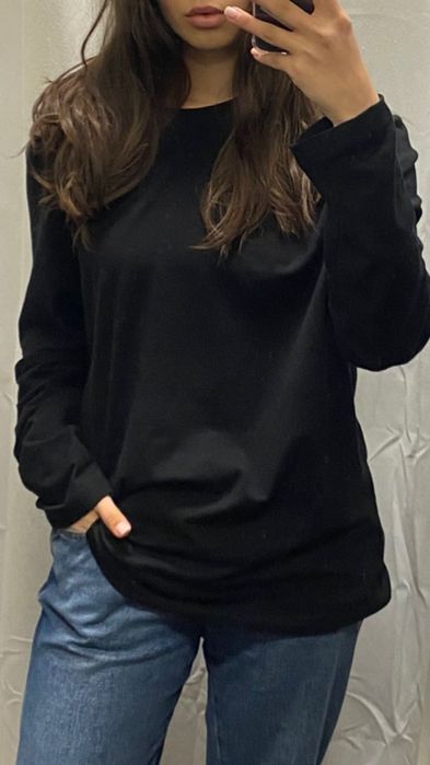 Чорний лонгслів довгий