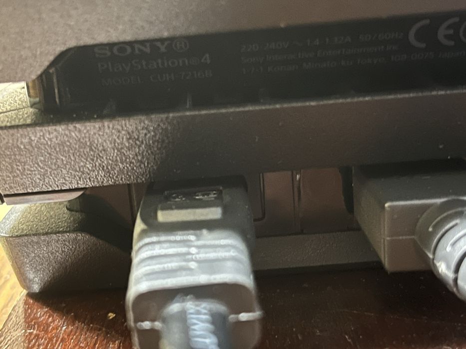 Ps4 pro 500 gb дуже хороший стан!