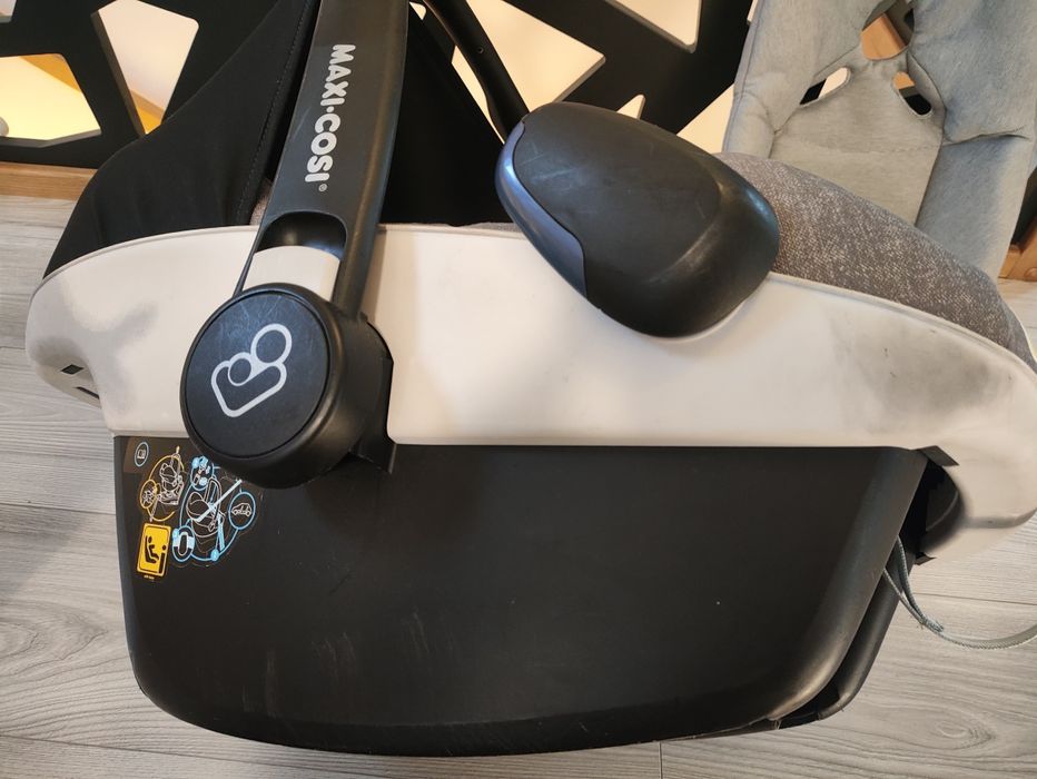 Fotelik Maxi Cosi Pebble Plus + baza 2WayFix