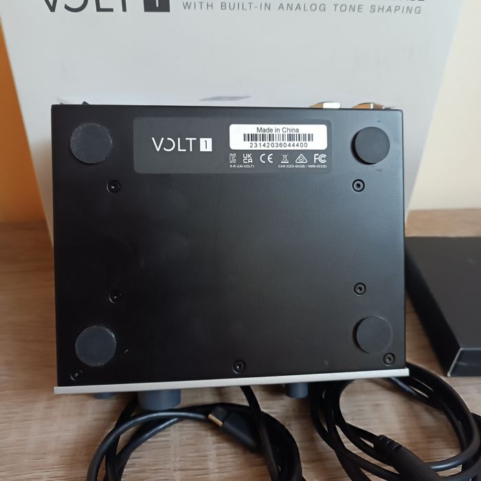 Аудиоинтерфейс Universal Audio Volt 1 звуковая карта